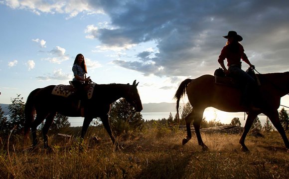 Come out on a horseback riding